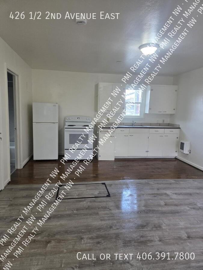 426 1/2 2nd Ave E - Photo 2 of 6