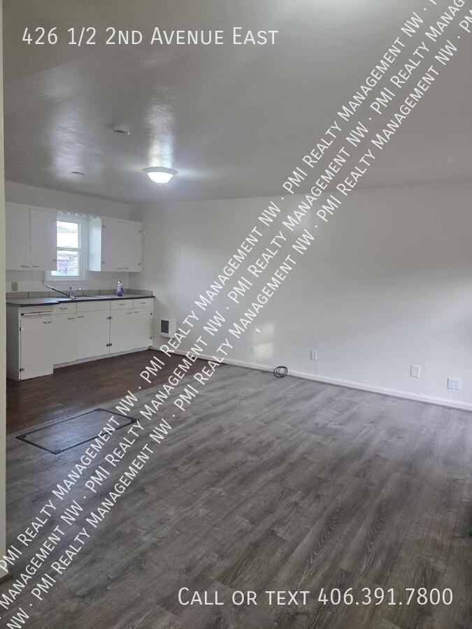 426 1/2 2nd Ave E - Photo 3 of 6