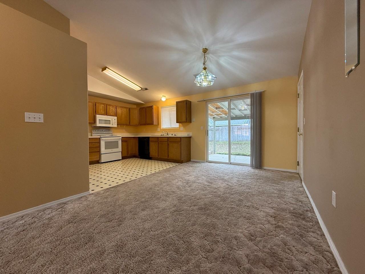 12411 W 11th Ave - Photo 4 of 14