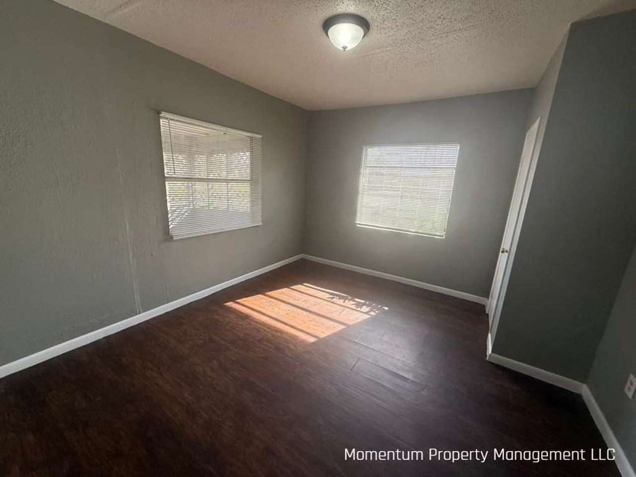 836 Martin L King Jr Ave - Photo 5 of 12