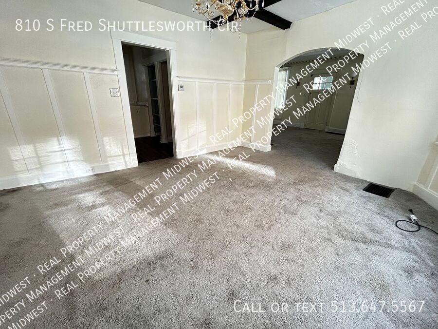 810 S Fred Shuttlesworth Cir - Photo 4 of 32