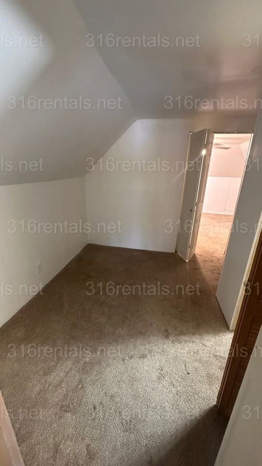 1325 S Waco Ave - Photo 6 of 25