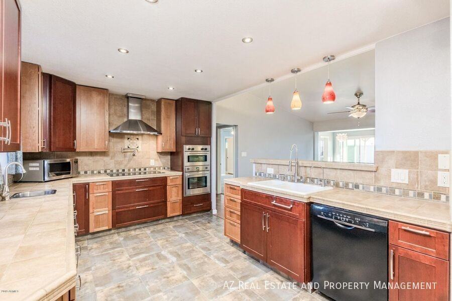 2019 N 66th St - Photo 5 of 23