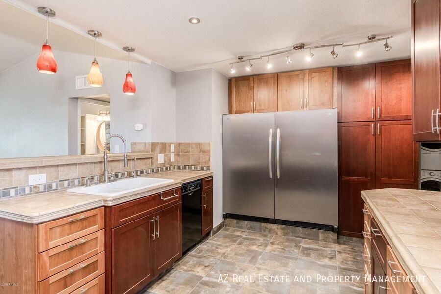 2019 N 66th St - Photo 7 of 23