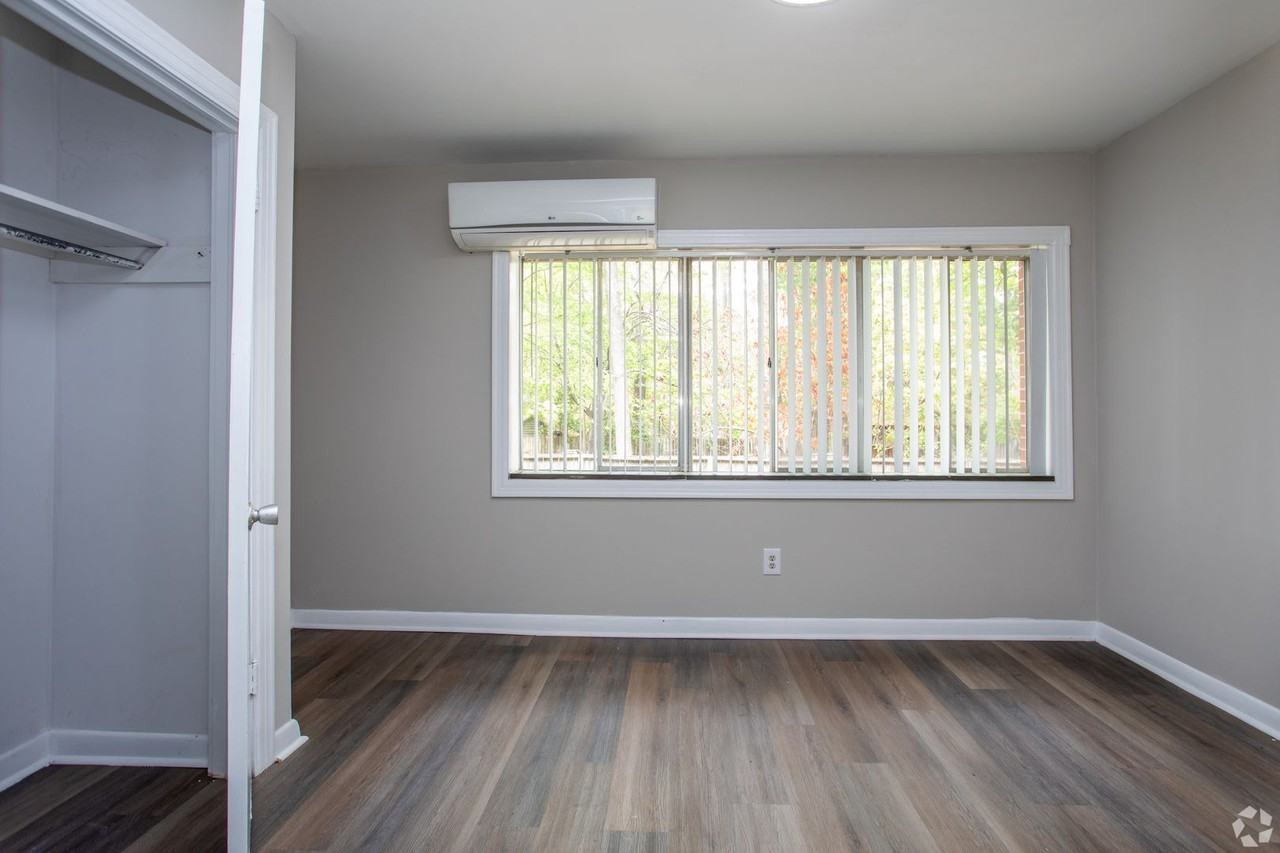 206 S Elm St #N - Photo 6 of 17