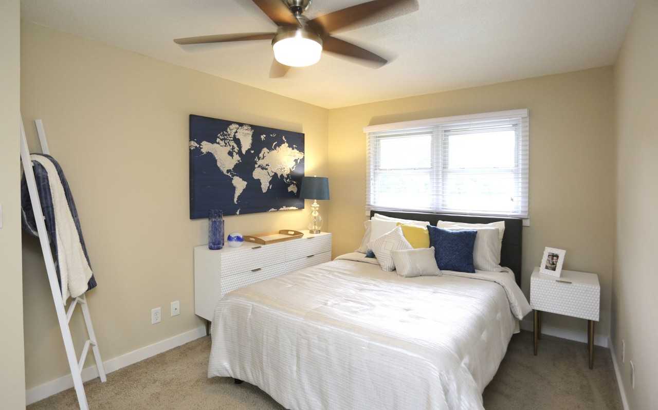 124 Western Villa Dr - Photo 5 of 37