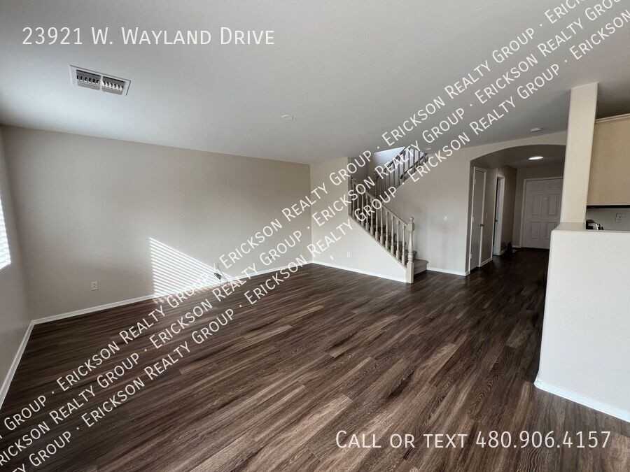 23921 W Wayland Dr - Photo 3 of 30