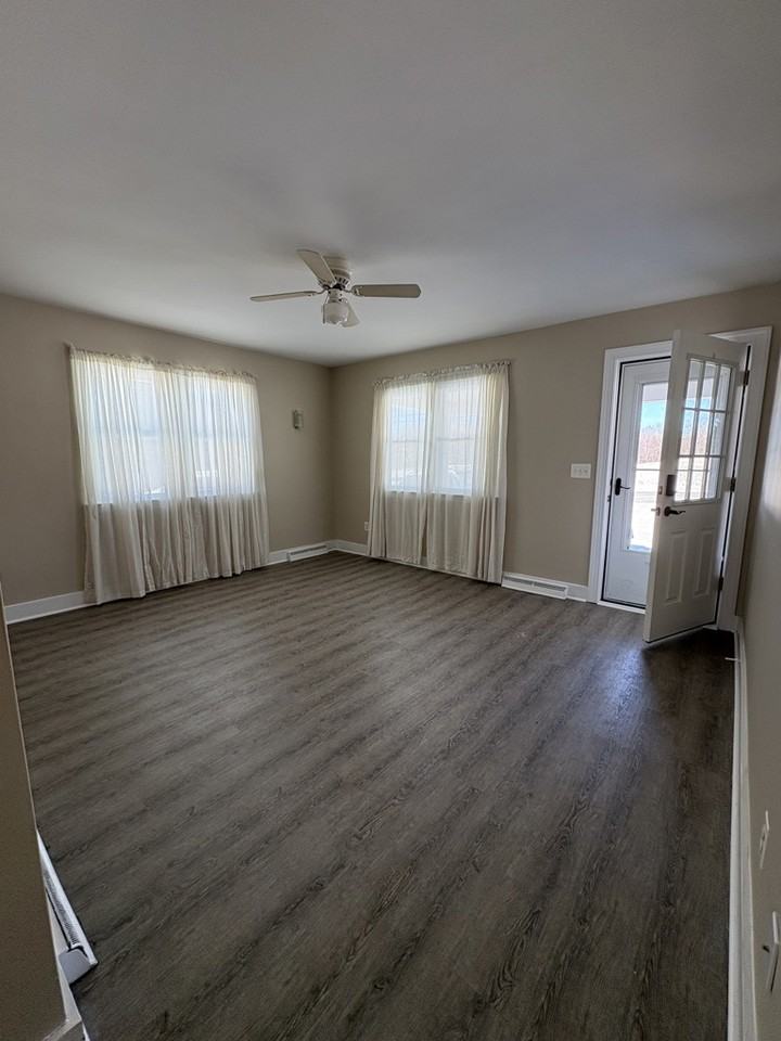 17335 N Seton Ave - Photo 2 of 12