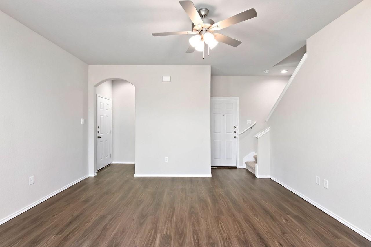 5611 Rio Cyn #2 - Photo 4 of 35