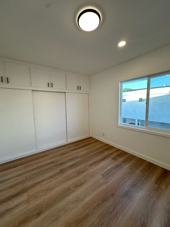 1027 Euclid St #C - Photo 2 of 12