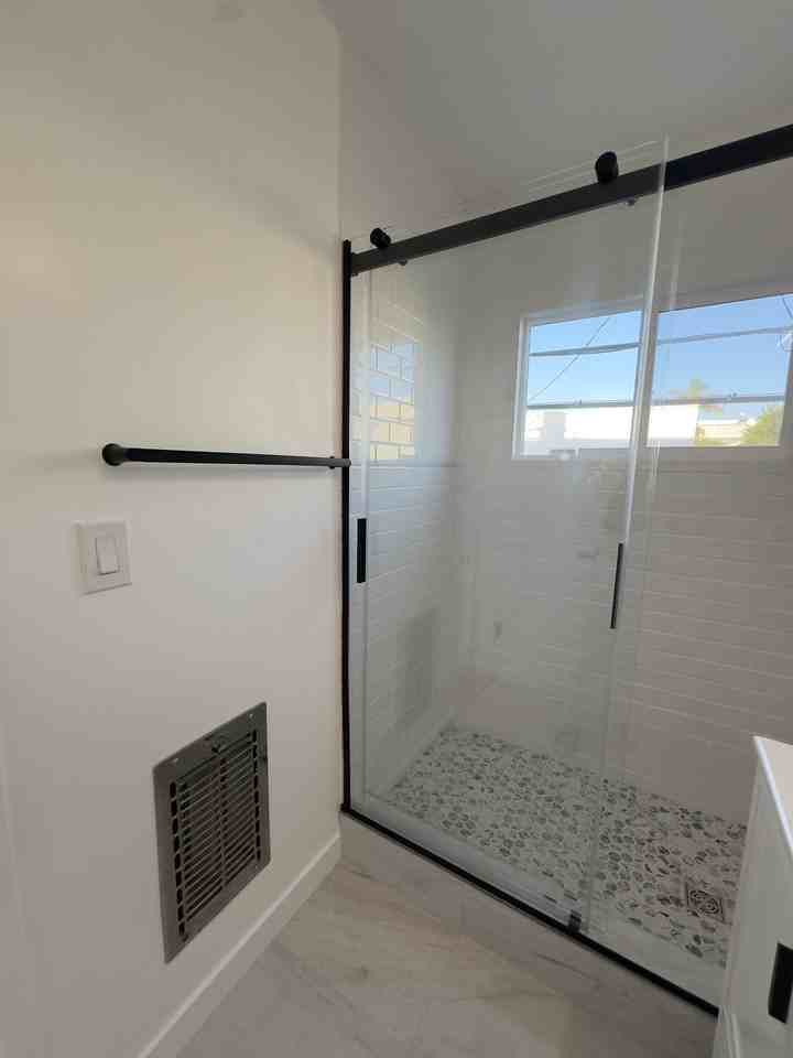 1027 Euclid St #C - Photo 6 of 12