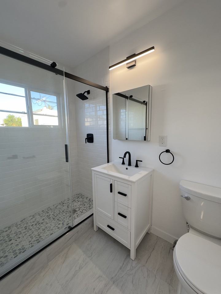 1027 Euclid St #C - Photo 7 of 12