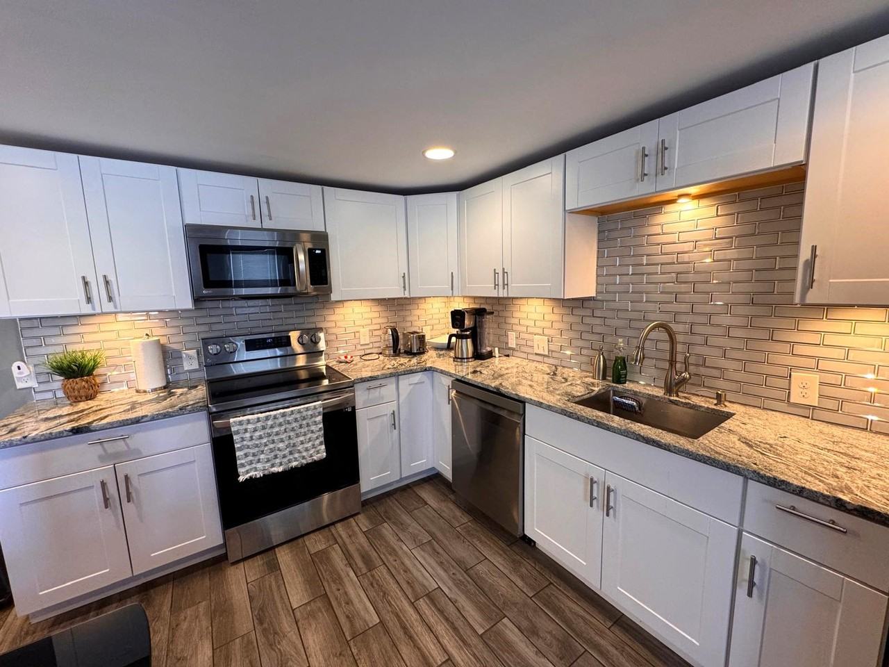 60 Cedar St #B - Photo 3 of 19