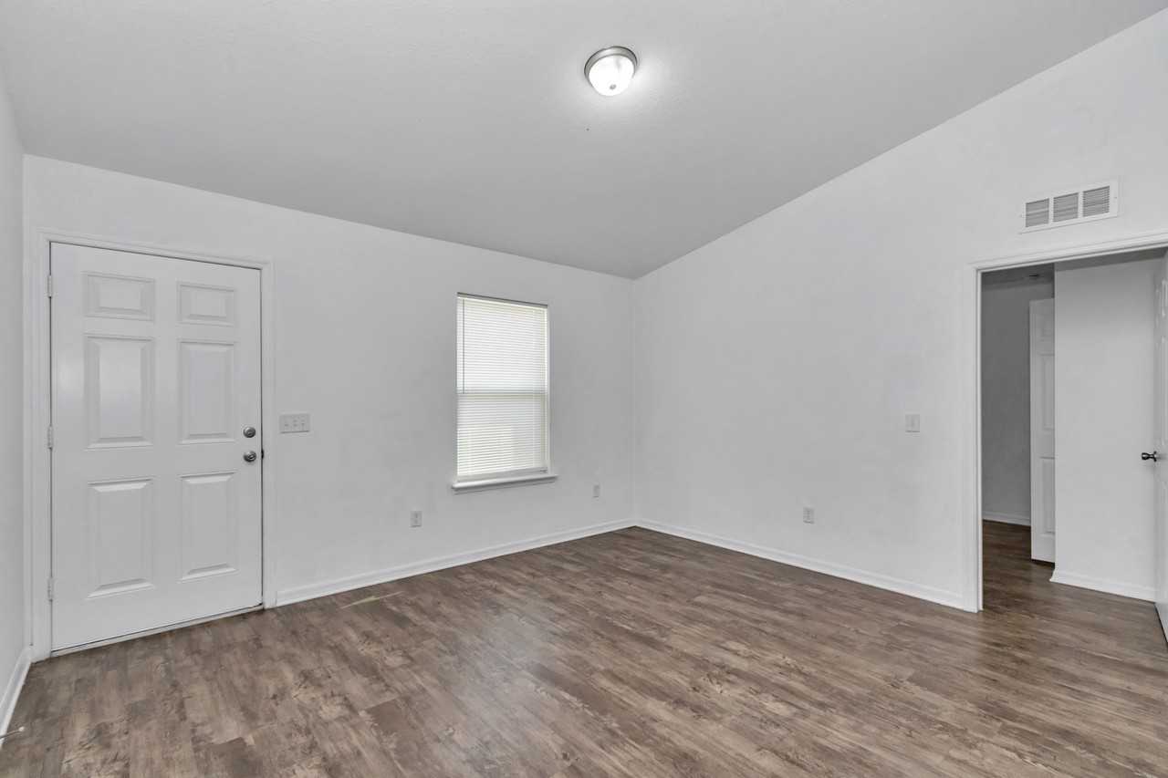 6064 Nw 54th Ter #NA - Photo 6 of 18