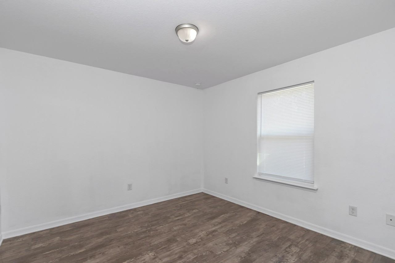 6064 Nw 54th Ter #NA - Photo 7 of 18