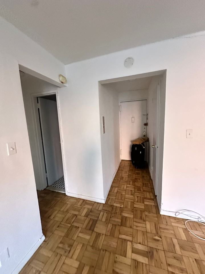 2534 Crescent St #1A - Photo 2 of 7