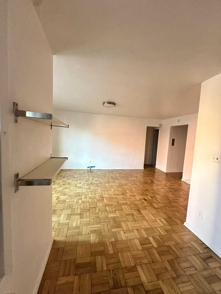 2534 Crescent St #1A - Photo 5 of 7