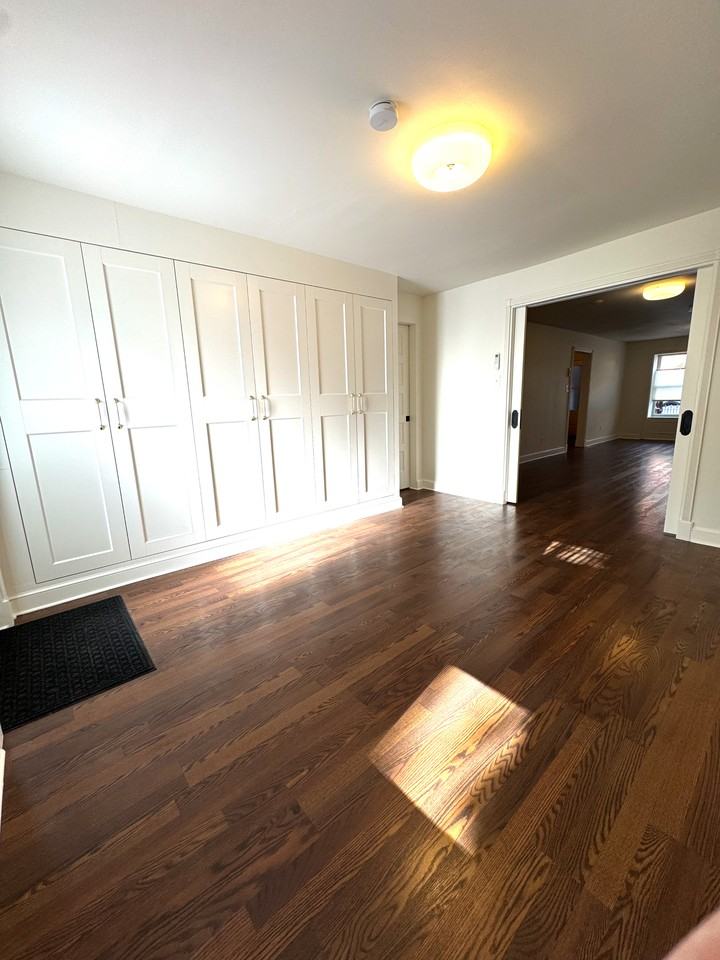 392 Quincy St - Photo 6 of 11