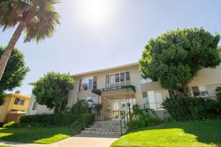 Bright & Spacious Renovated Apartments – Prime West Hollywood Location - Photo 1 of 1