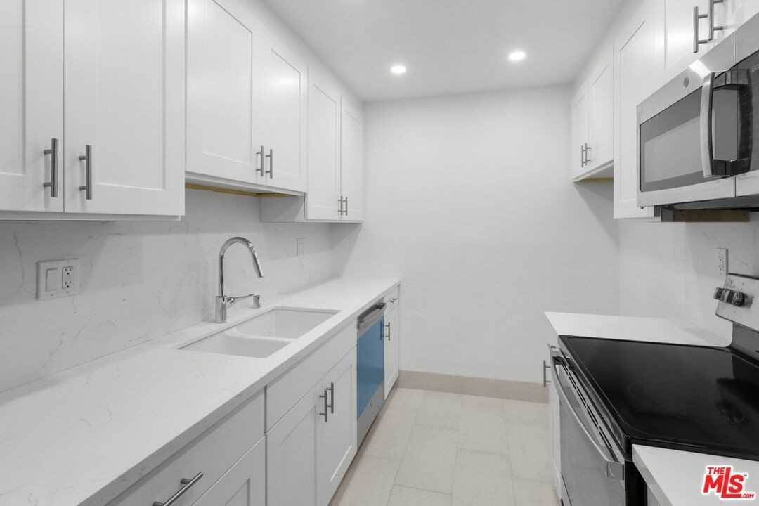 1114 12th St #1114-103 - Photo 2 of 28