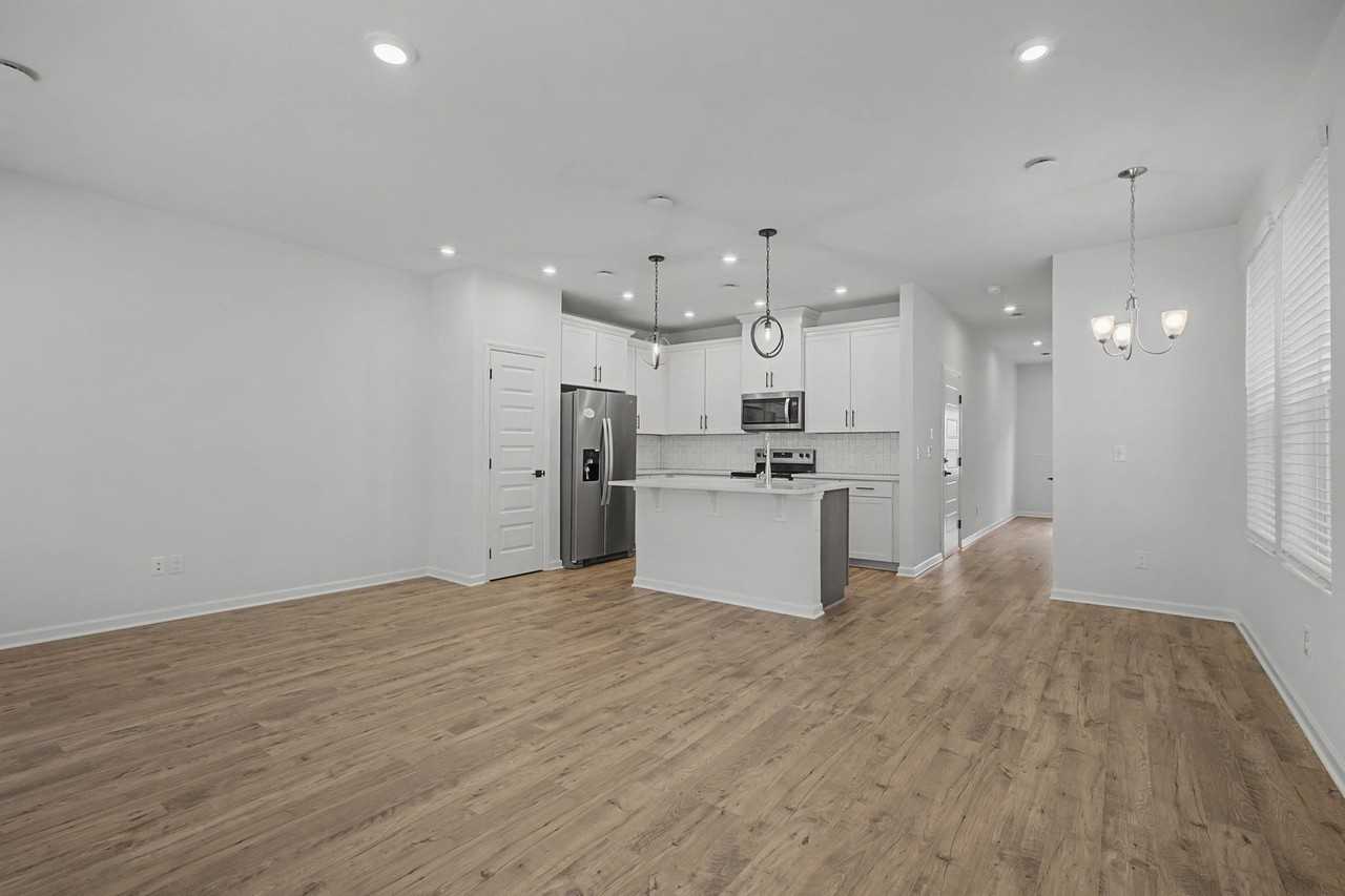 5050 Dayflower Dr - Photo 6 of 37