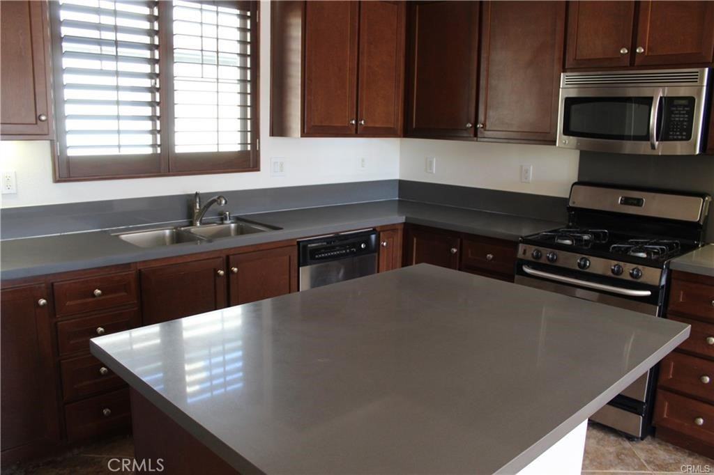 12427 Canal Dr #12427-3 - Photo 6 of 38