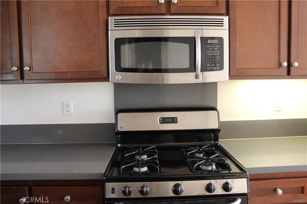 12427 Canal Dr #12427-3 - Photo 7 of 38