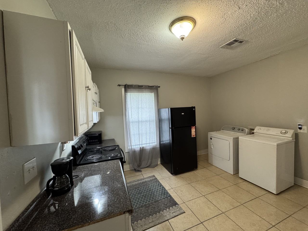 310 S Riverfront St #NA - Photo 3 of 10