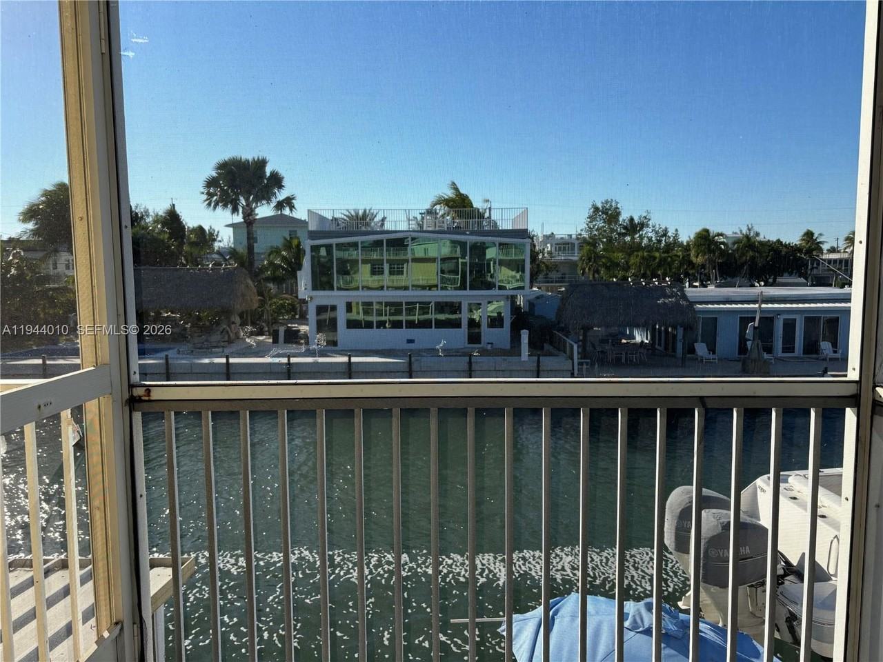 235 Ann Bonny Dr #235 - Photo 4 of 33