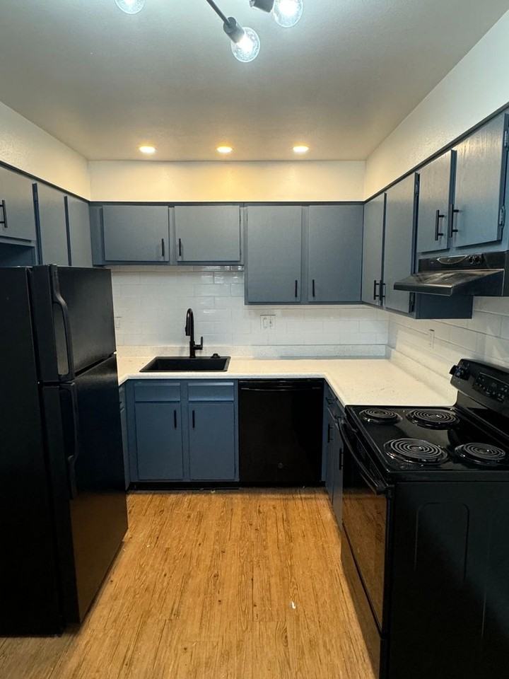 1419 Imperial Rd #B - Photo 3 of 19