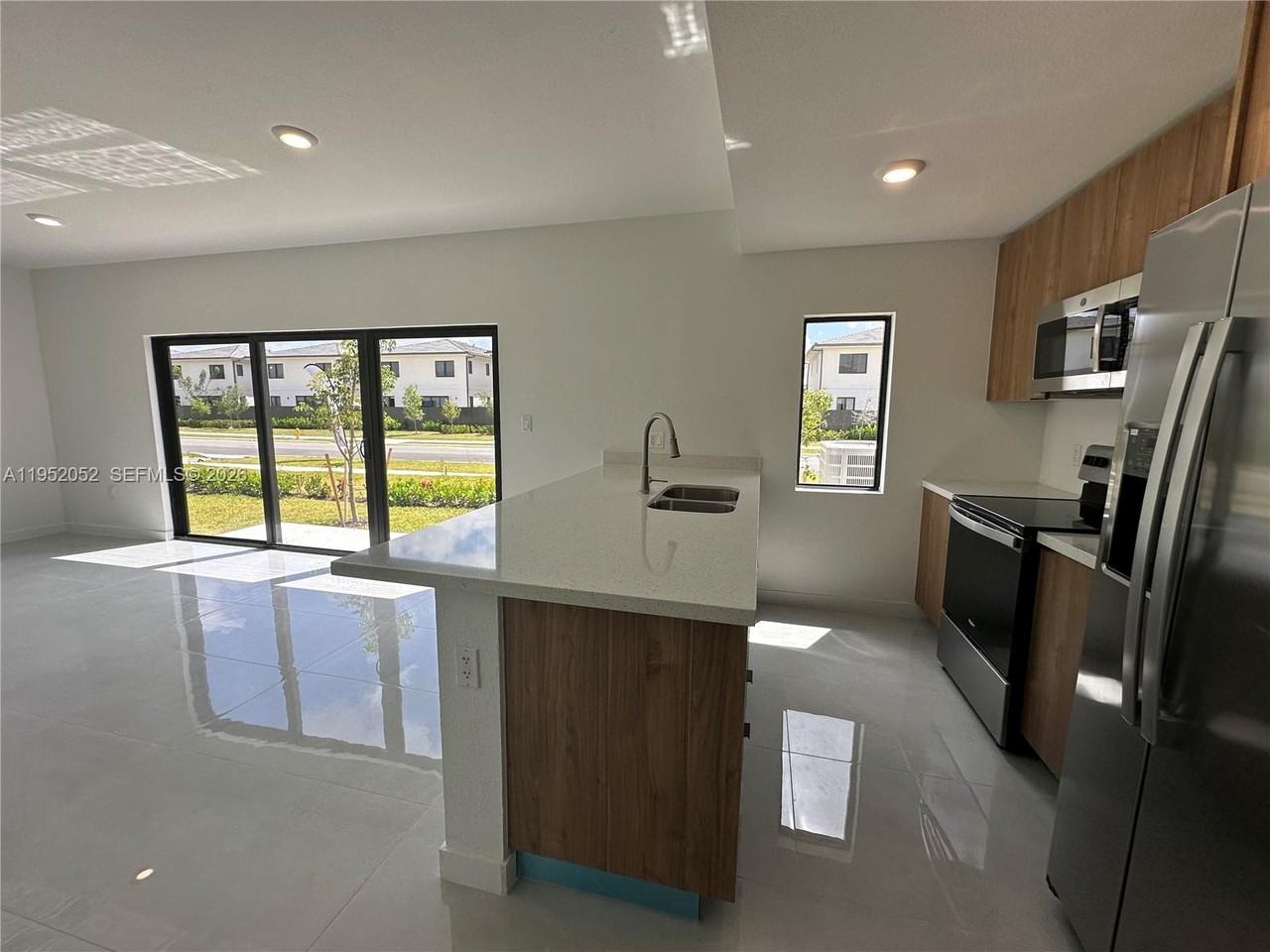 232 Nw 13th St #232-232 - Photo 3 of 14