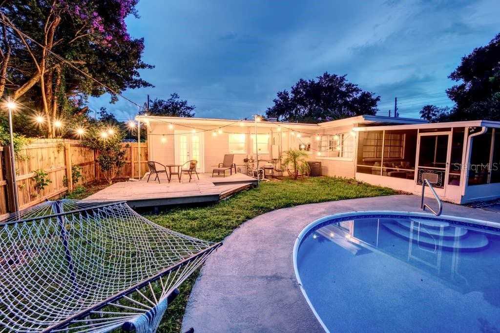 407 E Crystal Lake St #407 - Photo 3 of 39