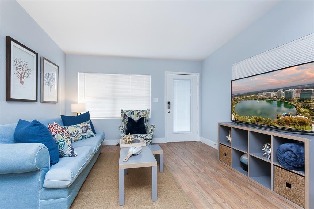 407 E Crystal Lake St #407 - Photo 6 of 39