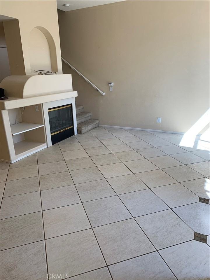 61 Anacapa Ct #61-138 - Photo 2 of 14