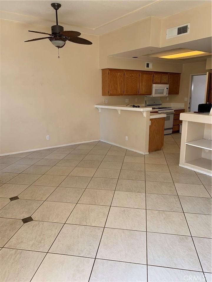 61 Anacapa Ct #61-138 - Photo 4 of 14