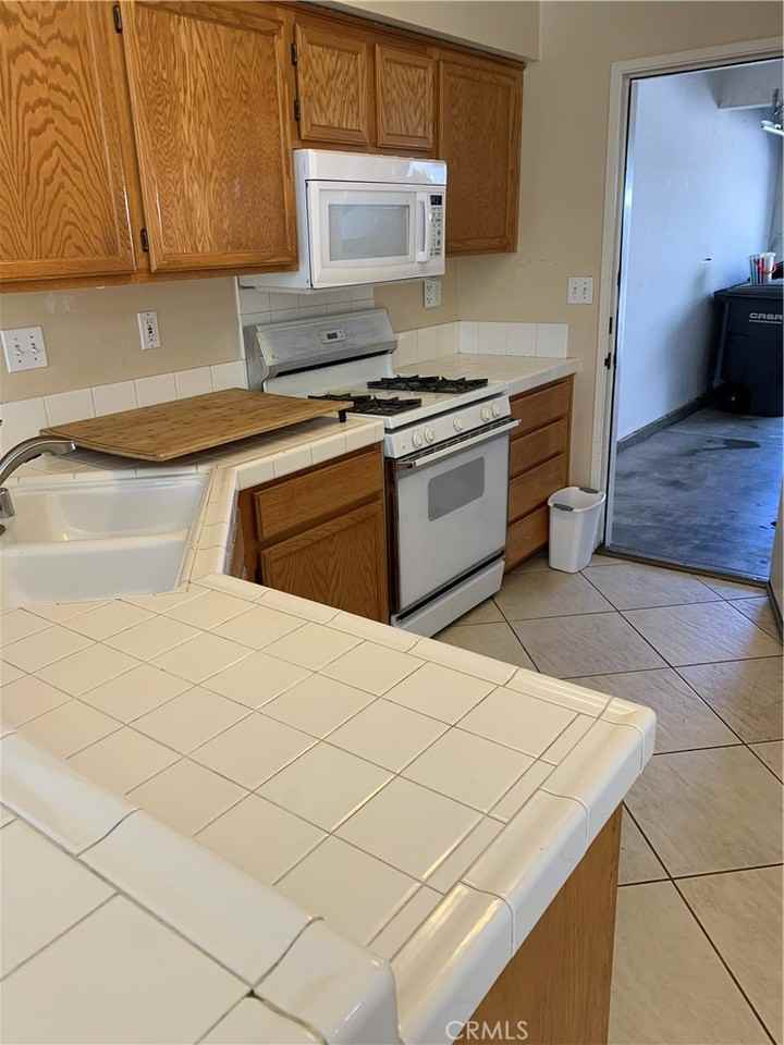 61 Anacapa Ct #61-138 - Photo 5 of 14