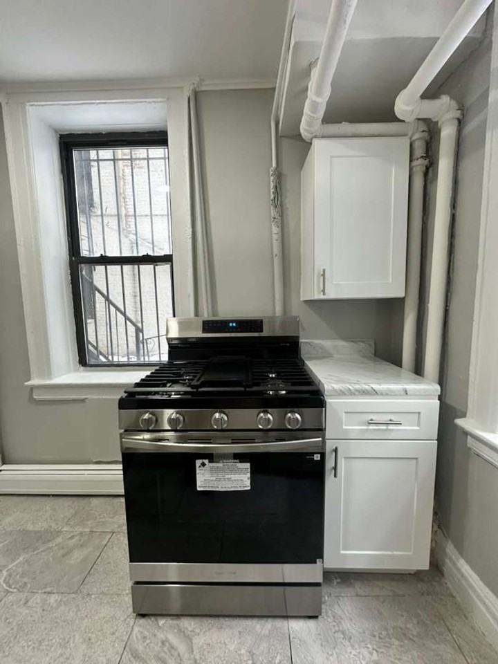 The Twin Oaks - Photo 7 of 15