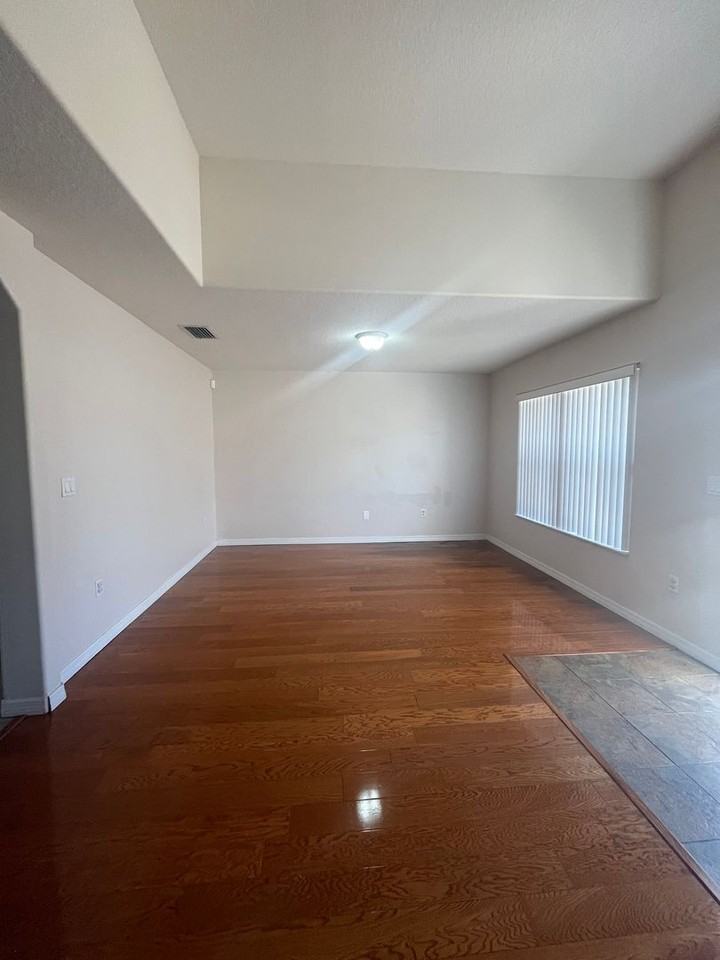 94 Wood Haven Dr - Photo 4 of 24