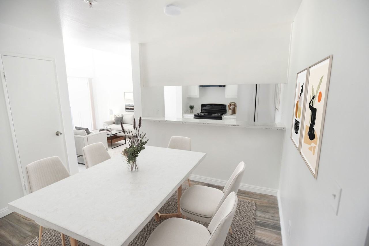 Le Grande Apartments - Photo 3 of 3