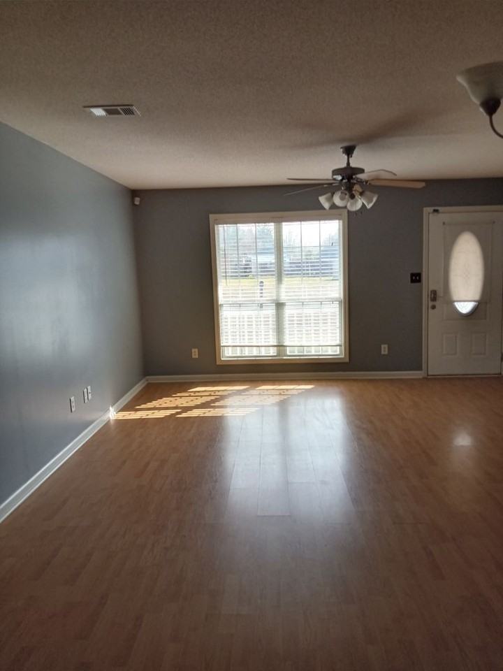 1437 Hesperia Cir - Photo 4 of 21