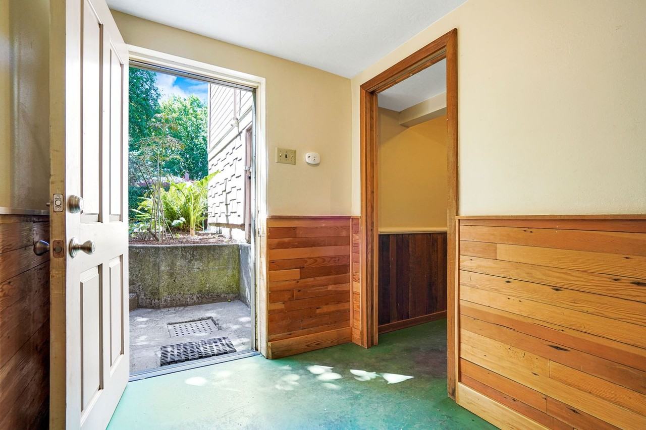 295 22nd St Se - Photo 2 of 25