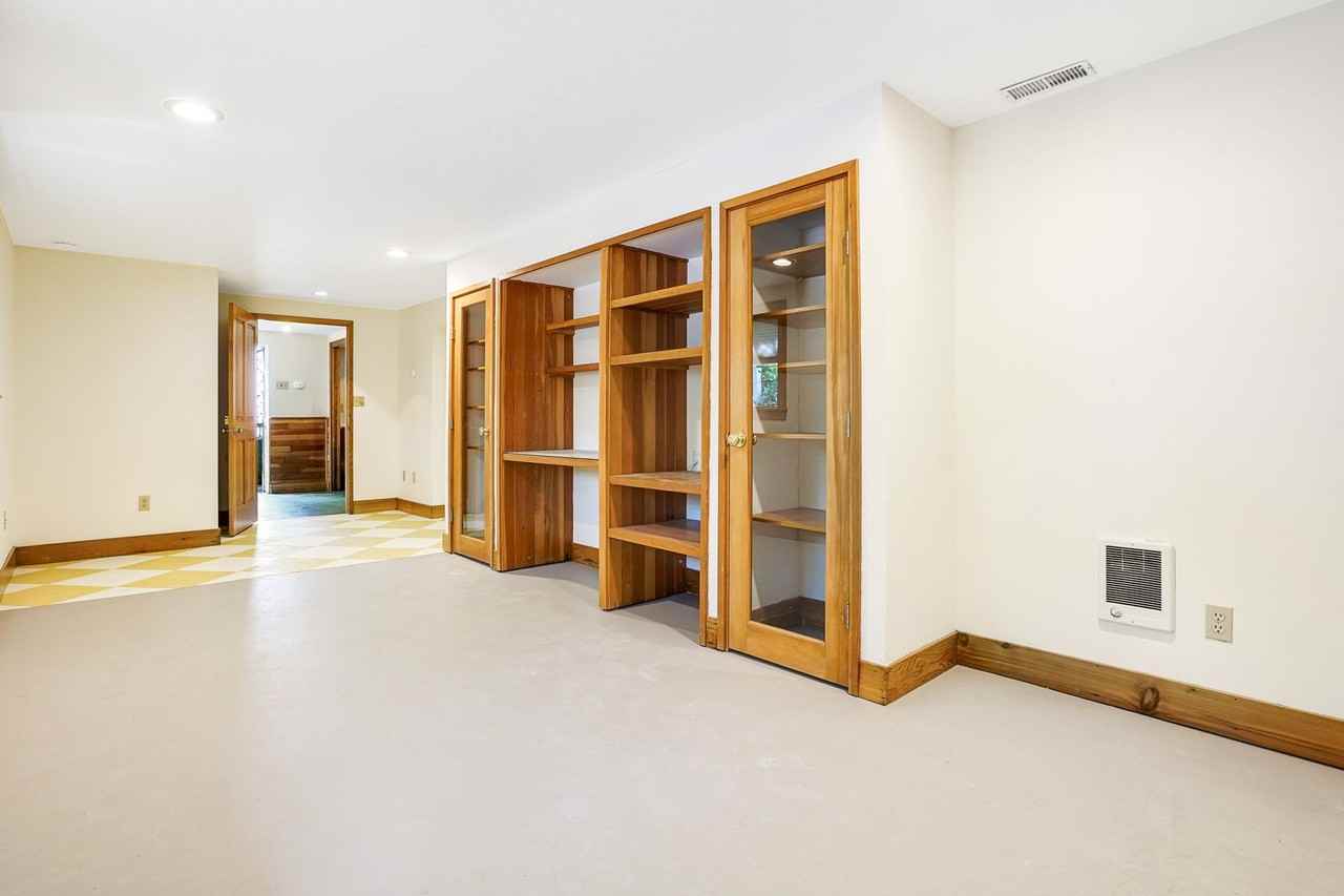 295 22nd St Se - Photo 7 of 25