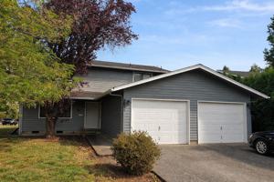 featured image of 2829 2829 & 2831 Applewood Ln.