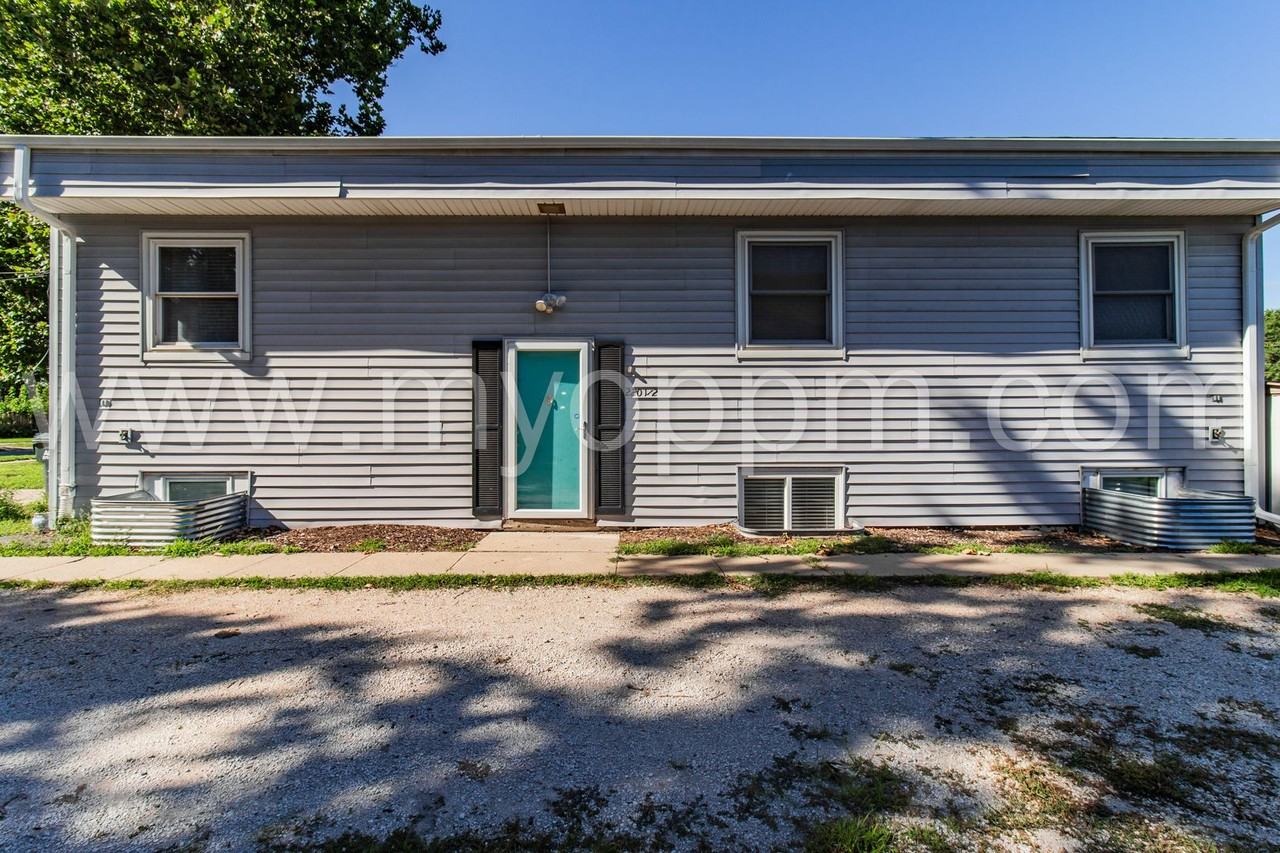 220 Bryan St #2 - Photo 3 of 25