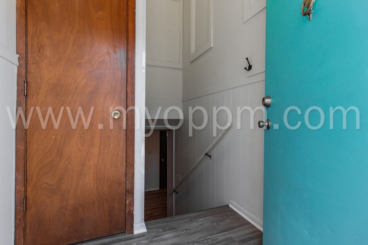 220 Bryan St #2 - Photo 4 of 25