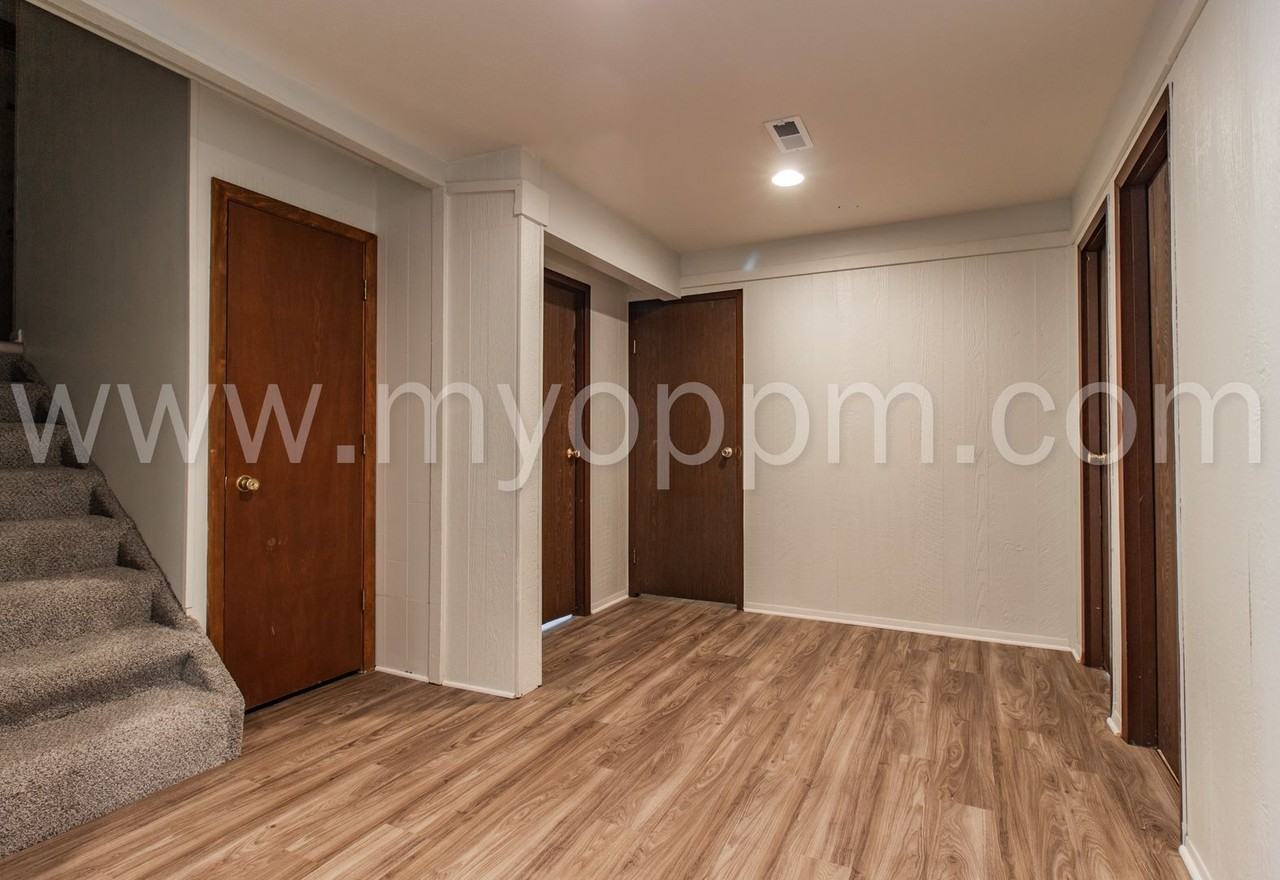 220 Bryan St #2 - Photo 5 of 25