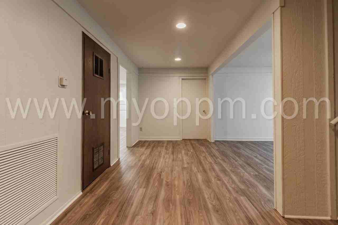 220 Bryan St #2 - Photo 7 of 25