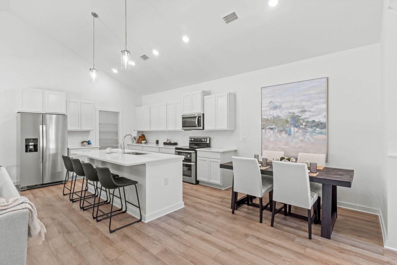 423 Arrowwood Blvd #423 - Photo 2 of 33