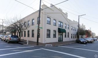 featured image of 1901 E Franklin St