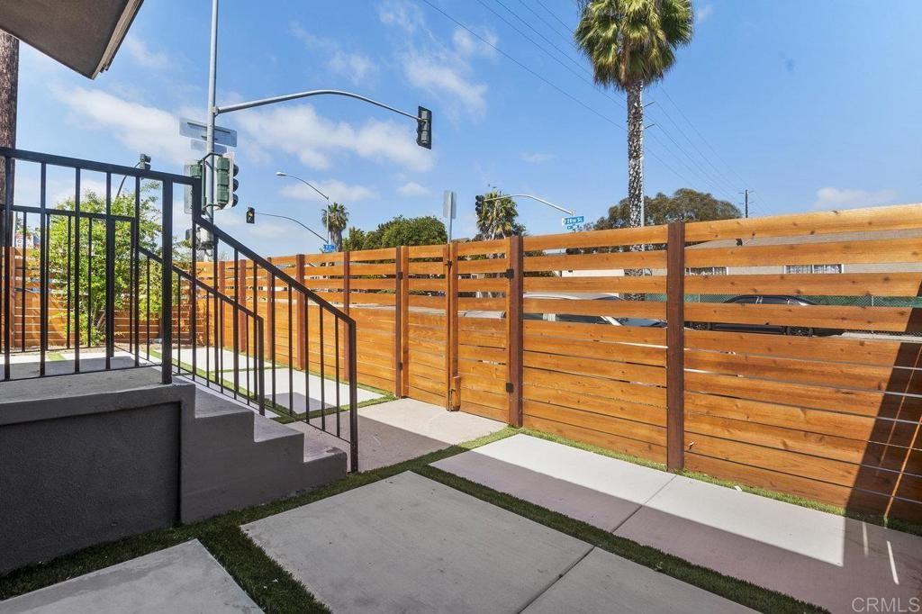 248 28th St #248 - Photo 3 of 26